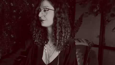 Snapshot of _lady_luna_ chatting on December 15, 10:58 pm Lady Luna online show from December 15, 10:58 pm