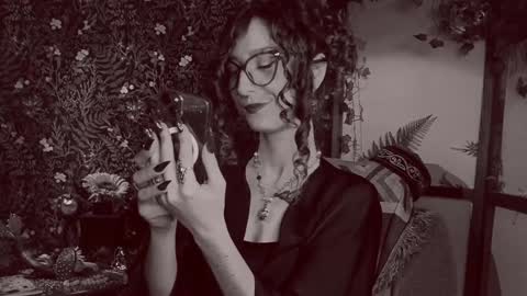 Snapshot of _lady_luna_ chatting on December 30, 12:54 am Lady Luna online show from December 30, 12:54 am