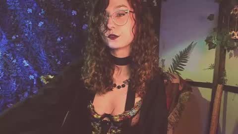 Snapshot of _lady_luna_ chatting on February 11, 12:17 am Lady Luna online show from February 11, 12:17 am