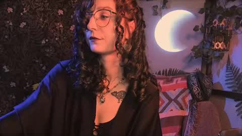 Snapshot of _lady_luna_ chatting on March 8, 12:11 am Lady Luna online show from March 8, 12:11 am