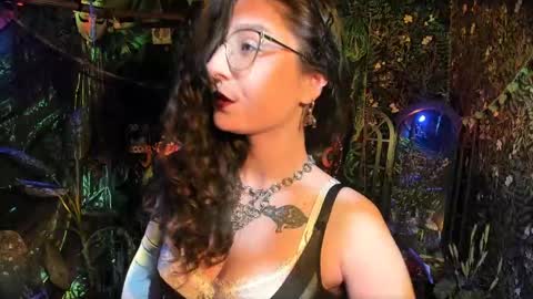 Snapshot of _lady_luna_ chatting on April 14, 9:54 pm Lady Luna online show from April 14, 9:54 pm