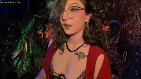 Snapshot of _lady_luna_ chatting on May 14, 10:27 pm Lady Luna online show from May 14, 10:27 pm
