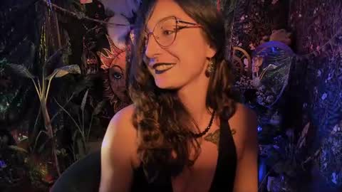 Snapshot of _lady_luna_ chatting on July 12, 12:01 am Lady Luna online show from July 12, 12:01 am