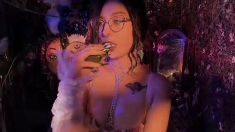 Snapshot of _lady_luna_ chatting on July 30, 11:15 pm Lady Luna online show from July 30, 11:15 pm