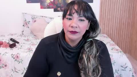 NAILHA SAJANI  online show from October 22, 7:13 pm