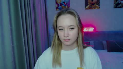 _lalune_ online show from December 25, 12:37 am