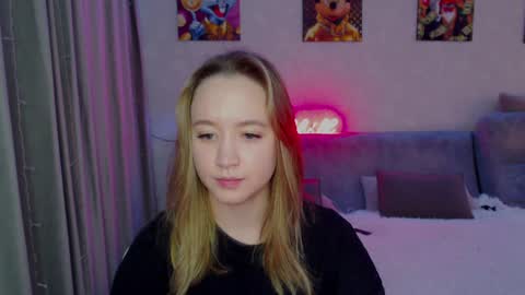 _lalune_ online show from December 25, 7:24 pm