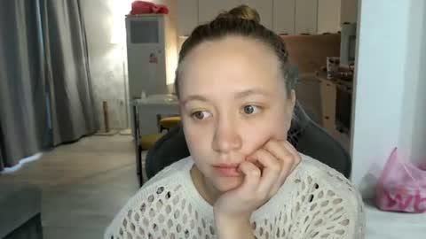 Snapshot of _lalune_ chatting on June 27, 4:01 pm _lalune_ online show from June 27, 4:01 pm