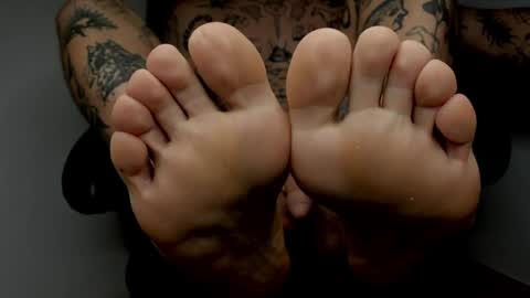 Layne online show from December 10, 11:11 am