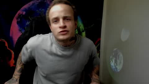 Layne online show from December 11, 8:28 pm