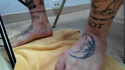 Layne online show from April 19, 3:55 pm