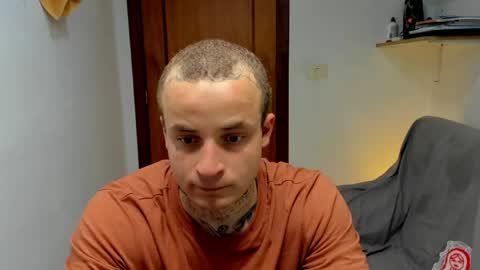 Snapshot of _layne chatting on April 29, 12:31 pm Layne online show from April 29, 12:31 pm