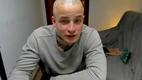 Snapshot of _layne chatting on May 4, 1:18 pm Layne online show from May 4, 1:18 pm