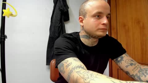 Snapshot of _layne chatting on May 20, 1:39 pm Layne online show from May 20, 1:39 pm