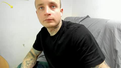 Snapshot of _layne chatting on May 21, 12:01 pm Layne online show from May 21, 12:01 pm