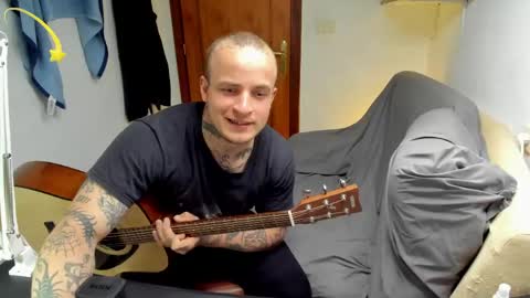 Snapshot of _layne chatting on May 26, 12:34 pm Layne online show from May 26, 12:34 pm