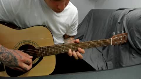 Snapshot of _layne chatting on May 27, 12:35 pm Layne online show from May 27, 12:35 pm