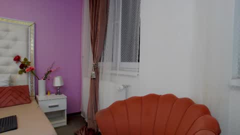 Snapshot of _lenapaul_ chatting on February 14, 2:39 am Lena Paul online show from February 14, 2:39 am