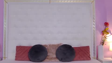 Lena Paul online show from April 7, 5:19 am