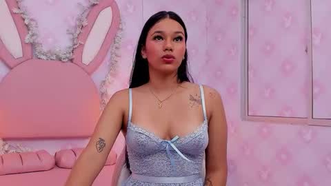 Snapshot of _lia_swan chatting on November 10, 3:27 am Lia Swan online show from November 10, 3:27 am