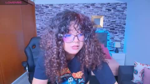 Liily online show from November 5, 6:41 pm