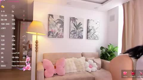 Snapshot of _lina7 chatting on December 15, 7:18 pm Lina. online show from December 15, 7:18 pm