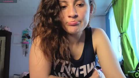 Lindasy online show from November 18, 2:10 pm