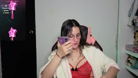 Lindasy online show from May 25, 9:32 pm