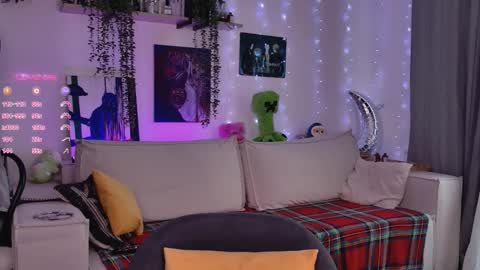 Lolly online show from February 4, 9:37 am