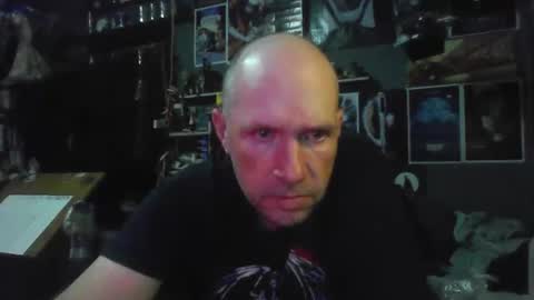 That guy online show from April 21, 4:41 am