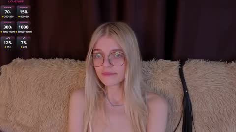 Monica online show from October 25, 5:08 pm