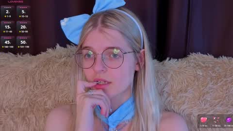 Monica online show from November 3, 7:04 pm