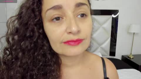 Snapshot of _luna__sweet_ chatting on February 5, 6:46 am luna sweet online show from February 5, 6:46 am