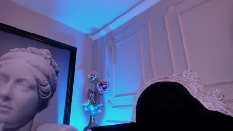 Snapshot of _luna_dupont_ chatting on January 20, 6:32 pm Luna online show from January 20, 6:32 pm