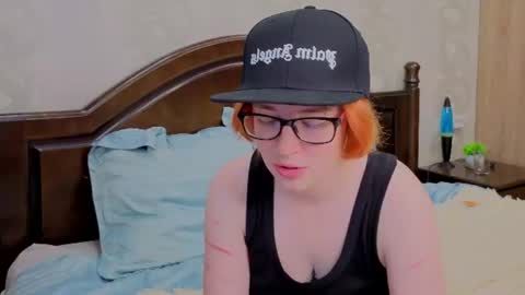 _lynxie_ online show from June 21, 6:16 am