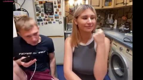 Snapshot of _magic_kis chatting on June 19, 4:55 pm _magic_kis online show from June 19, 4:55 pm