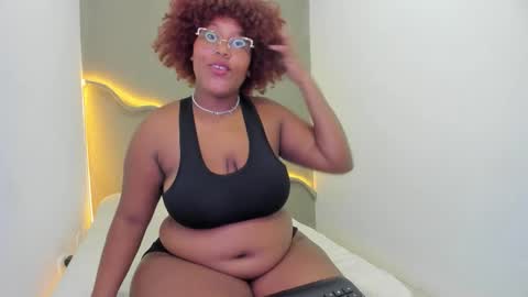 Snapshot of _magu chatting on November 7, 7:36 pm Magu online show from November 7, 7:36 pm