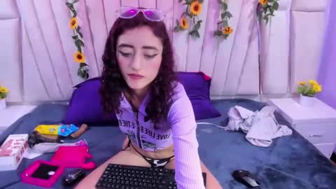 Snapshot of _maleja_19_ chatting on October 11, 3:28 am maleja online show from October 11, 3:28 am