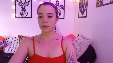Snapshot of _marcela_wi chatting on December 18, 10:13 pm Marce  online show from December 18, 10:13 pm
