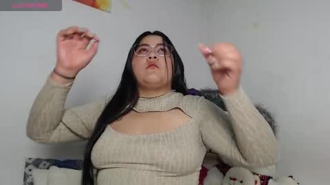 Snapshot of _mari_lunna_ chatting on November 10, 1:26 am _mari_lunna_ online show from November 10, 1:26 am