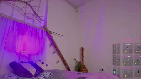 Mariana Fox online show from March 8, 1:37 pm