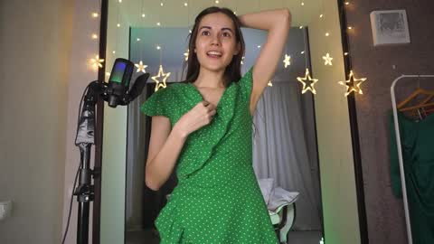 Snapshot of _marvelous_time_ chatting on December 7, 10:06 pm  Gwen  online show from December 7, 10:06 pm
