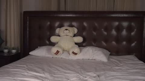 Snapshot of _marvelous_time_ chatting on February 2, 10:17 pm  Gwen  online show from February 2, 10:17 pm
