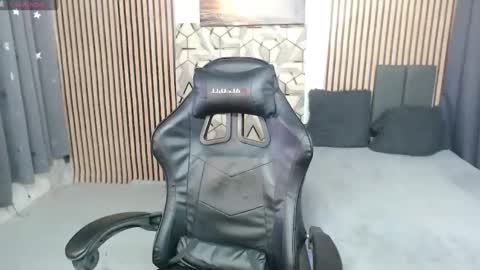 marylina online show from March 8, 8:33 am