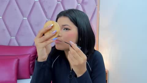 Nahayo  online show from December 17, 11:49 am