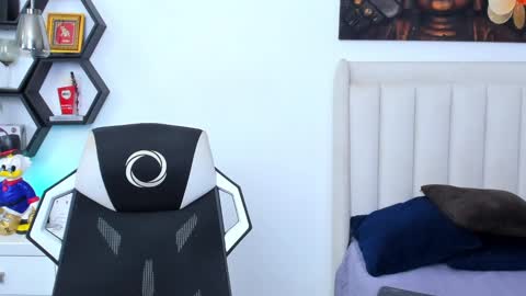 _matthew_santos_ online show from February 17, 8:04 pm