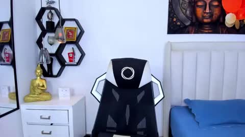 Snapshot of _matthew_santos_ chatting on December 21, 8:27 pm _matthew_santos_ online show from December 21, 8:27 pm