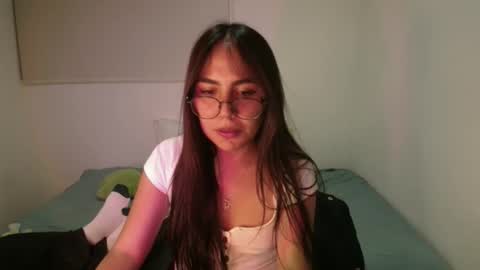 Snapshot of _maxxx1_ chatting on April 10, 2:17 am max and abby online show from April 10, 2:17 am