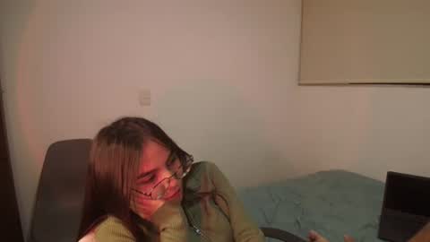 Snapshot of _maxxx1_ chatting on April 30, 2:07 am max and abby online show from April 30, 2:07 am