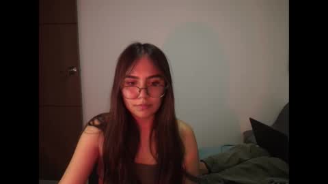 Snapshot of _maxxx1_ chatting on May 6, 12:30 am max and abby online show from May 6, 12:30 am